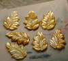 Natural Mother of pearl leaf shape carving big size pendant white shell cutting design handmakd style yellow leaf carving