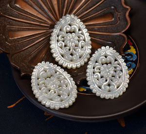 Natural Mother of pearl hollow design drop shape carving earring making embossment white mop flower style pendant using 