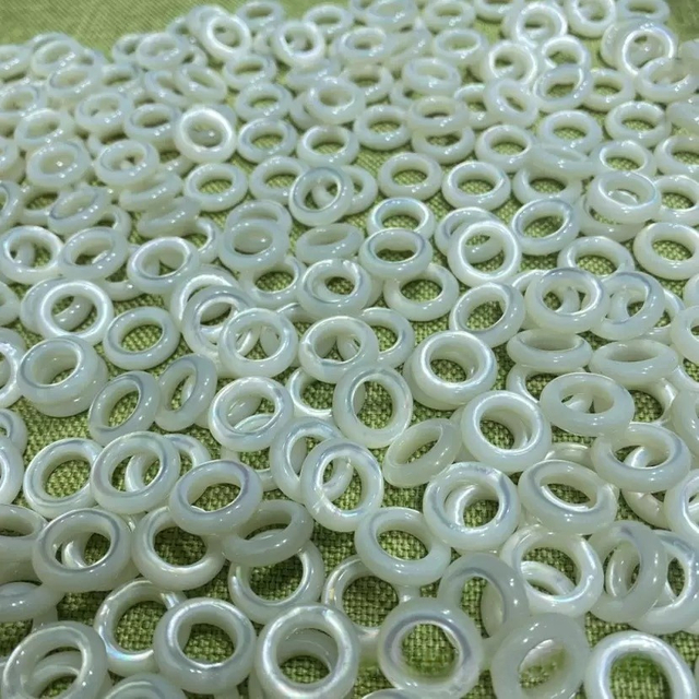 Natural Mother of pearl carving circle round shape white shell rings cutting for jewelry making 