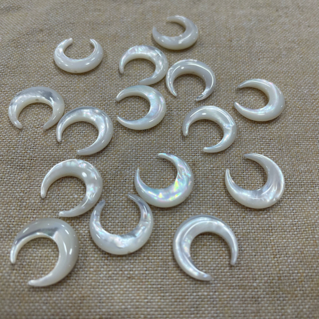 Natural Mother of pearl carving image moon shape cabochon white shell for chian using jewelry parts 