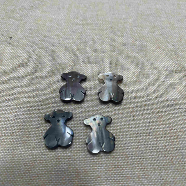 Natural Mother of pearl carving image laser design icon jewelry using bear shape black mother of pearl 