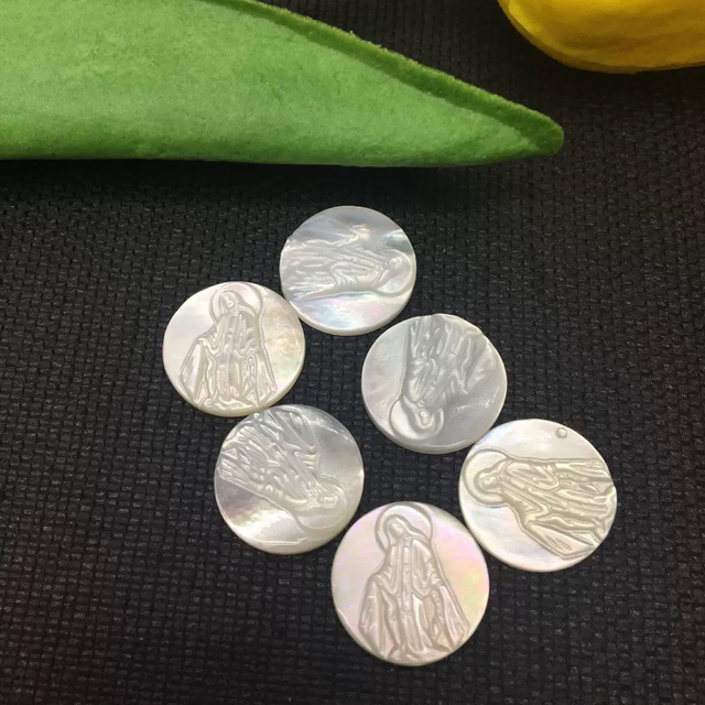 Natural Mother of pearl carving Virgin Mery image round shape cutting embossment design jewelry parts pendant icons