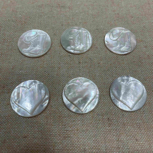 Natural Mother of pearl round shape cutting pendant making embossment design heart icons jewelry design big size cabochon 