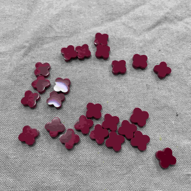 Turquoise clover shape red stone carving jewelry inlay design plain face necklace using for chain bracelet small beans