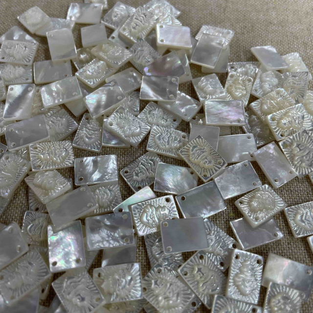 Natural Mother of pearl cardiac design square heart cutting jewelry making necklace icons guadalupe carving for DIY making