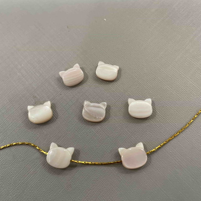 Natural Mother of pearl ketty shape cutting pink color cat animal for jewelry chain design making small beads cabochon necklace