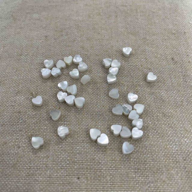 Natural Mother of pearl small heart shape cutting jewelry beads for necklace design making chain white shell small size cabochon