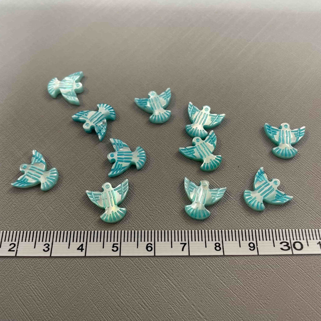 Natural Mother of pearl color dove animal shape cutting for chain design making bird carving shell jewelry making design DIY