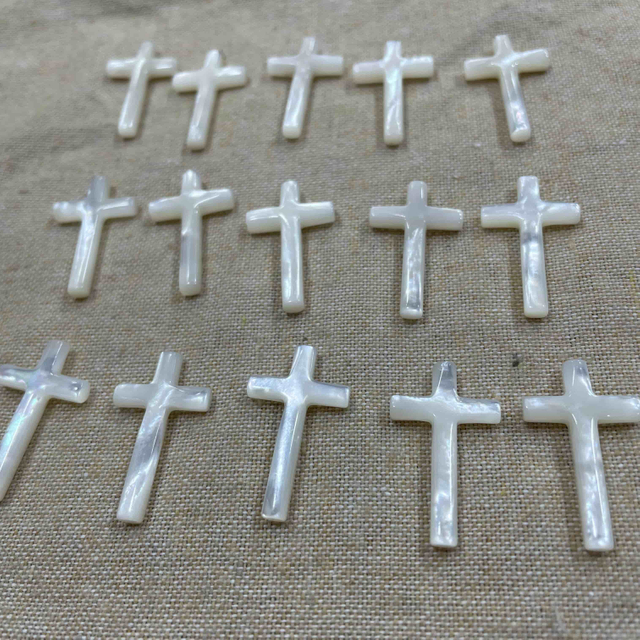 Natural Mother of pearl cross shape cutting pendant for jewelry making earring white shell bigger cross design embossment style