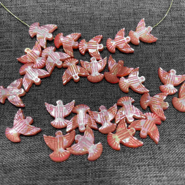 Natural Mother of pearl bird cutting the peace of Dove for necklace pink color shell for chain making design jewelry using DIY