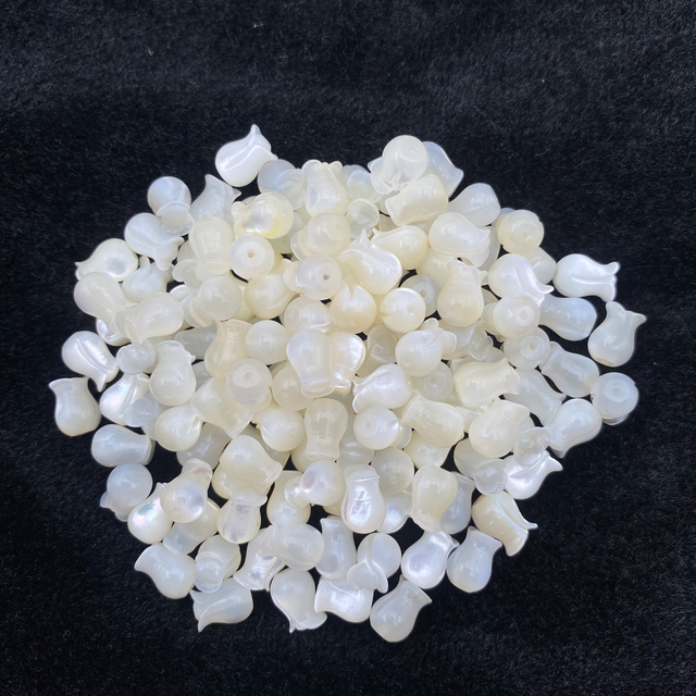 Natural Mother of pearl carving flower shape earring jewelry making bracelet using white shell cutting flower 