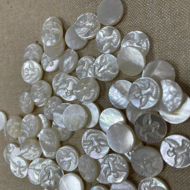 Natural Mother of pearl peace bird cutting white dove shape for necklace making for bracelet round jewelry design using