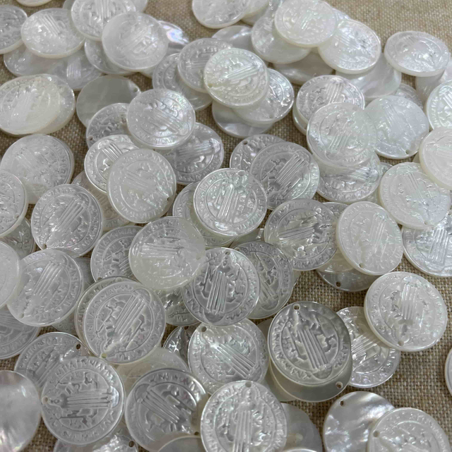 Natural Mother of pearl round San Benito cutting pendant for necklace cross design jesus image white shell making DIY jewelry