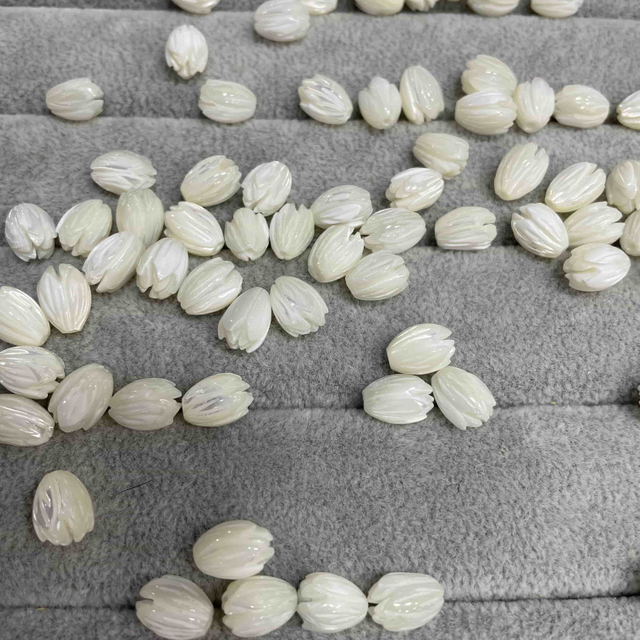 Mother of pearl tulip flower shape for earring necklace shell beans flowers for jewelry making DIY 