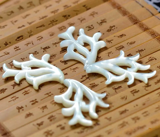 Natural Mother of pearl carving earring shape jewelry making handmade design for DIY white shell hollow design