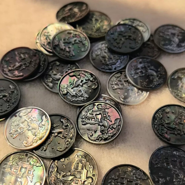 Natural Mother of pearl carving animal shape cameo design cutting embossment making for pendant design image carving