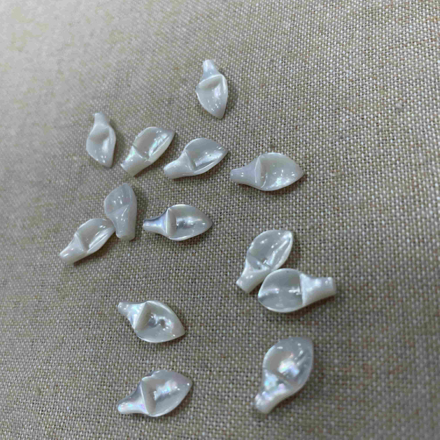 Natural Mother of pearl flower cutting magnolia flower design for jewelry making cube carving for chain 