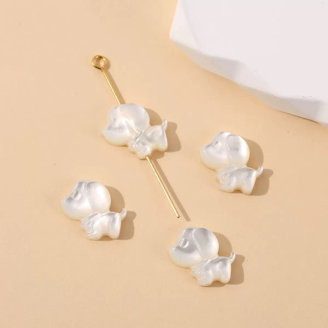 Natural Mother of pearl carving animal small size beans dog and cat shape for jewelry bracelet making chain parts white shell