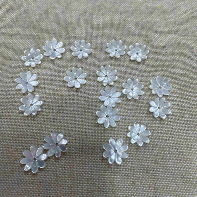 Natural Mother of pearl carving flower shape chrysanthemum jewelry making handmake earring small beans white shell