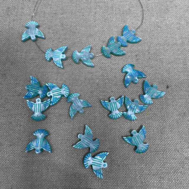 Natural Mother of pearl small beads dove shape the bird design cutting for jewelry making necklace design bracelet blue shell