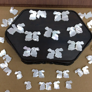 Natural Mother of pearl rabbit shape cutting fish shape bird design small animal carving white shell for jewelry necklace making