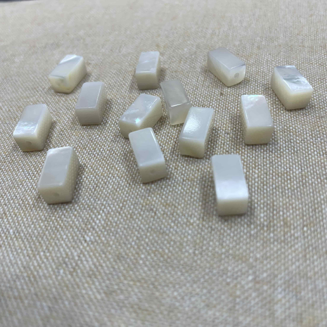 Natural Mother of pearl cube shape square white mother of pearl cutting for chain for pendant small part
