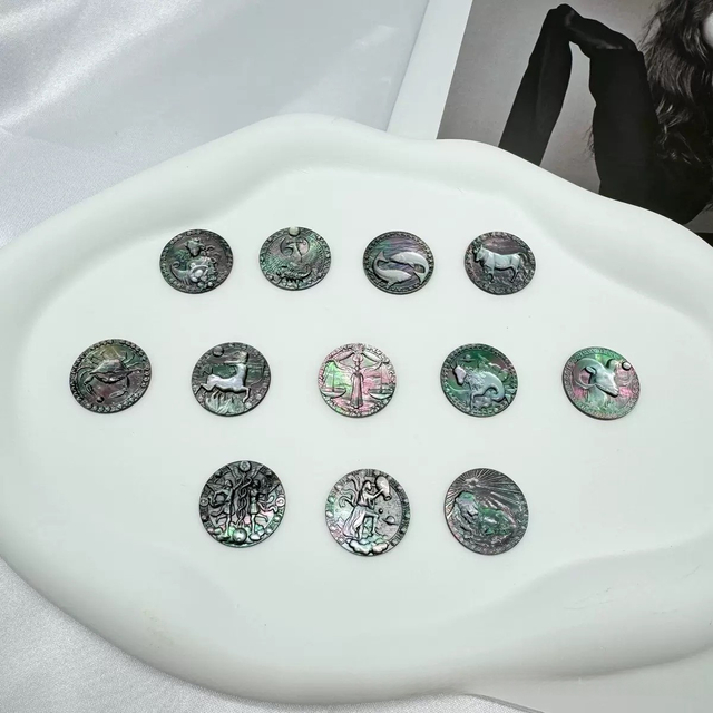 Natural Mother of pearl carving zodiac picture cutting round shape black shell cameo design pendant making jewelry design