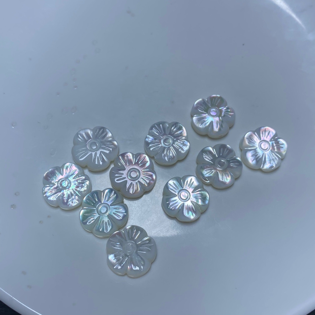 Natural Mother of pearl flower beans cutting white shell double side flowers for necklace making design small size flowers