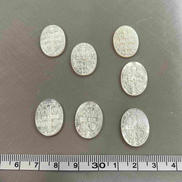 Natural Mother of pearl guadalupe oval shape for necklace making jewelry mery cutting image white shell inlay design pendant 
