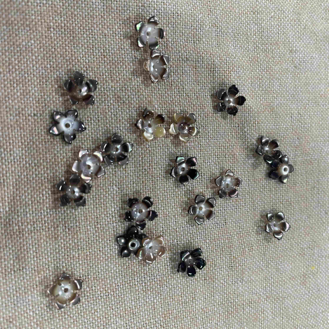 Natural Mother of pearl flower cutting black shell earring making pendant parts DIY small beans little flower