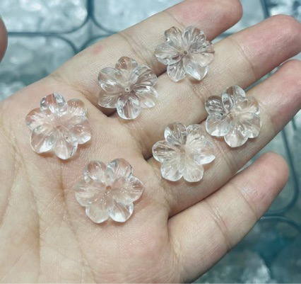 Natural Mother of pearl flower design cutting white crystal for earrings making inlay lady jewelry rings fashion things small parts beans 