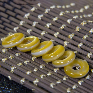 Natural Mother of pearl circle shape cutting for pendant making design yellow shell disco design small beans women jewelry 