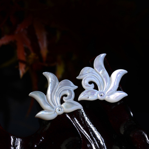 Natural Mother of pearl flower shape cutting pendant design embossment face jewelry DIY making white flower cabochon design