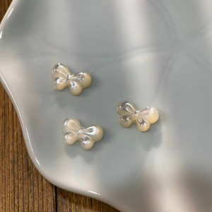 Natural Mother of pearl bow design cutting pretty beans for girls bracelet design making shiny parts small cabochon women jewelry 