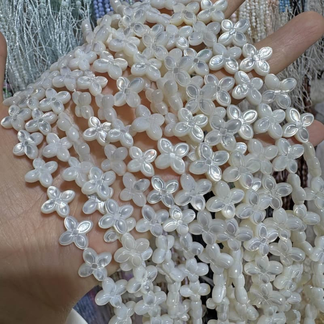 Natural Mother of pearl clover shape cutting double face small flower for necklace design making white shell for chain DIY cabochon