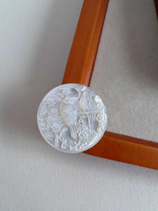 Natural Mother of pearl round cabochon cutting embossment image shape bigger pendant for women animal image white shell 
