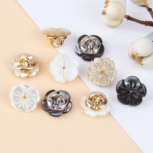 Natural Mother of pearl beauty disco for lady clothes making design button shape cutting colorful design black shell flower design