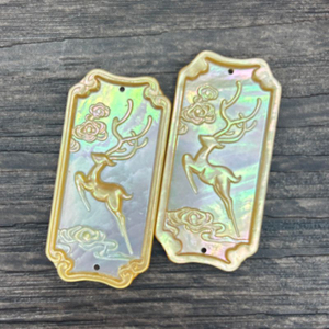 Natural Mother of pearl big pendant animal image cutting square for necklace using yellow shell embossment design cabochon 