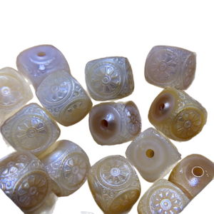 Natural Mother of pearl jewelry carving for necklace design making face cutting beads white shell image flower parts bracelet