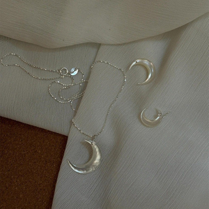 Natural Mother of pearl moon shape design for women nacklace design white shell beads by jewelry parts using chain design 