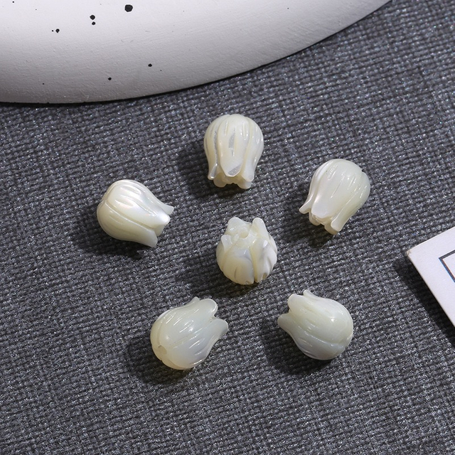 Natural Mother of pearl flower shape cutting small things for bracelet design women jewelry making white shell necklace earrings
