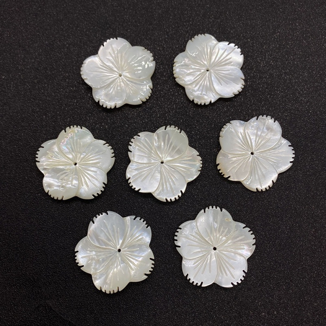 Natural Mother of pearl flower design cutting for women jewelry making brooch design small beans white shell rings making fashion