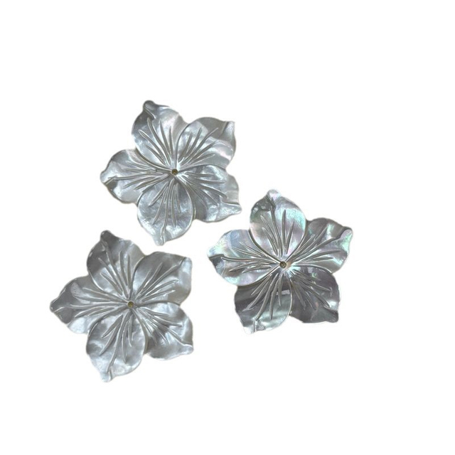 Natural Mother of pearl flower shape cutting bigger brooch design for women jewelry making cabochon bracelet design white shell