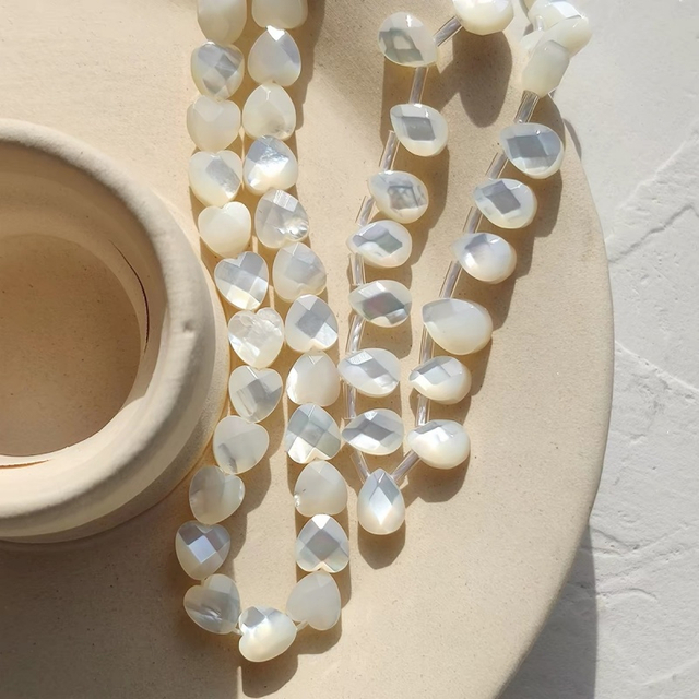 Natural Mother of pearl drop shape cutting for bracelet design using small beans face cutting necklace parts bombe heart cabochon 