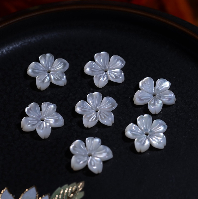 Natural Mother of pearl flower cutting white shell earrings design making for jewelry women design handmade bracelet beads