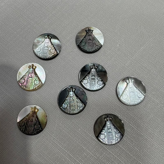 Natural Mother of pearl round shape cutting black cabochon women bracelet inlay making embossment design small beans necklace