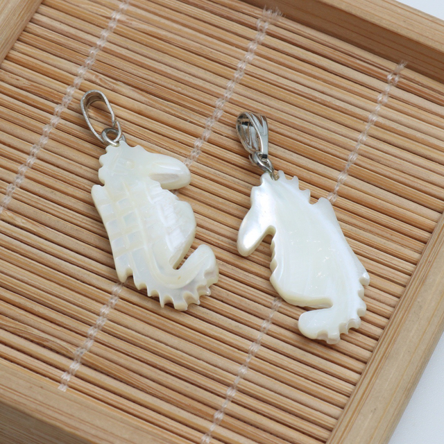 Natural Mother of pearl animal shape cutting for jewelry pendant making small fish design white color beads parts pretty things