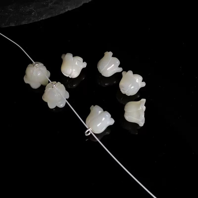 Natural Mother of pearl small beans flower shape cutting for earring women jewelry making DIY white shell chain parts handmade 