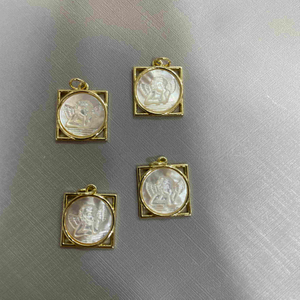 Natural Mother of pearl image shape cutting embossment pendant making angle image white shell round design guadalupe 