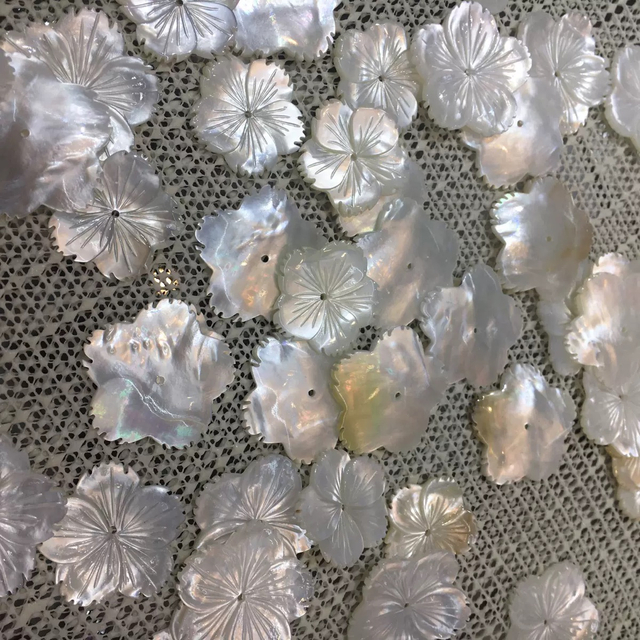 Natural Mother of pearl big flower shape cutting brooch design making women jewelry DIY beans fashion inlay parts white flower
